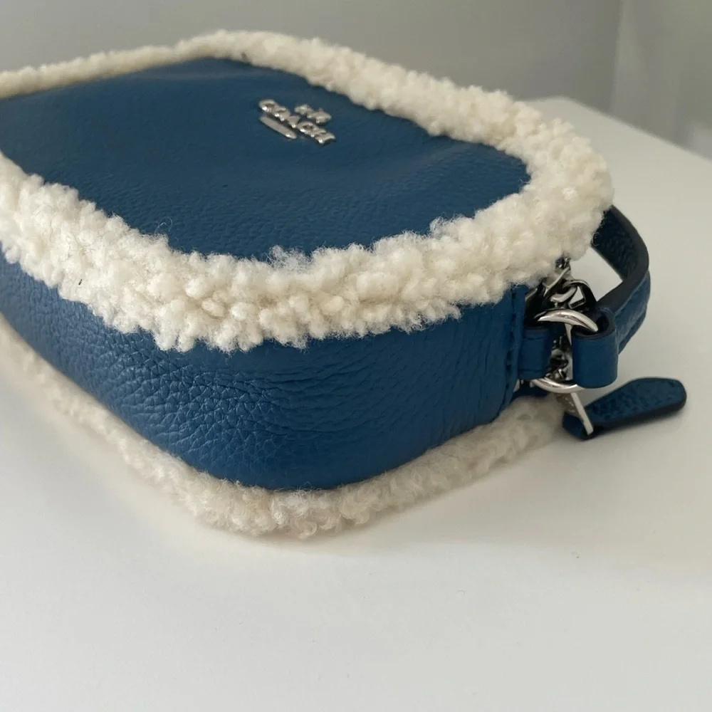 Nwt Coach shearling crossbody bag